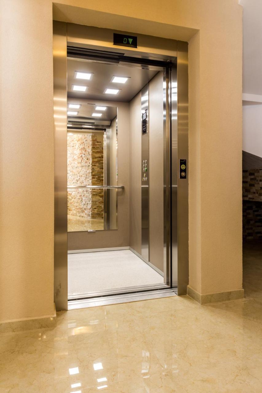Adriatik Lux Apartments Budva Exteriör bild