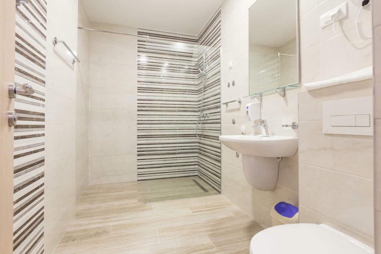Adriatik Lux Apartments Budva Exteriör bild